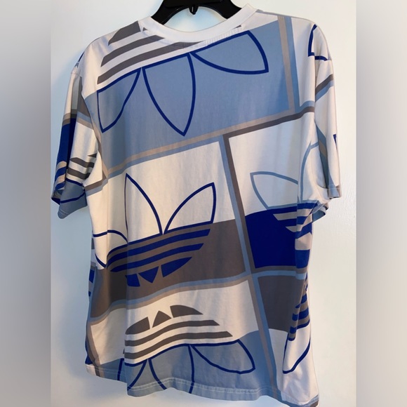 Adidas XL T-Shirt - Picture 2 of 3